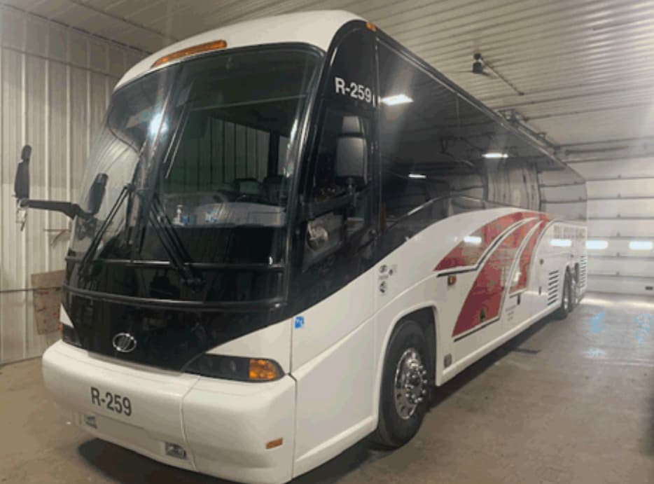 2012 Motor Coach Industries J4500 bus