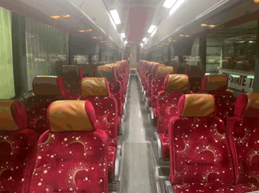 2012 MCI J4500 Coach Bus - Image 2