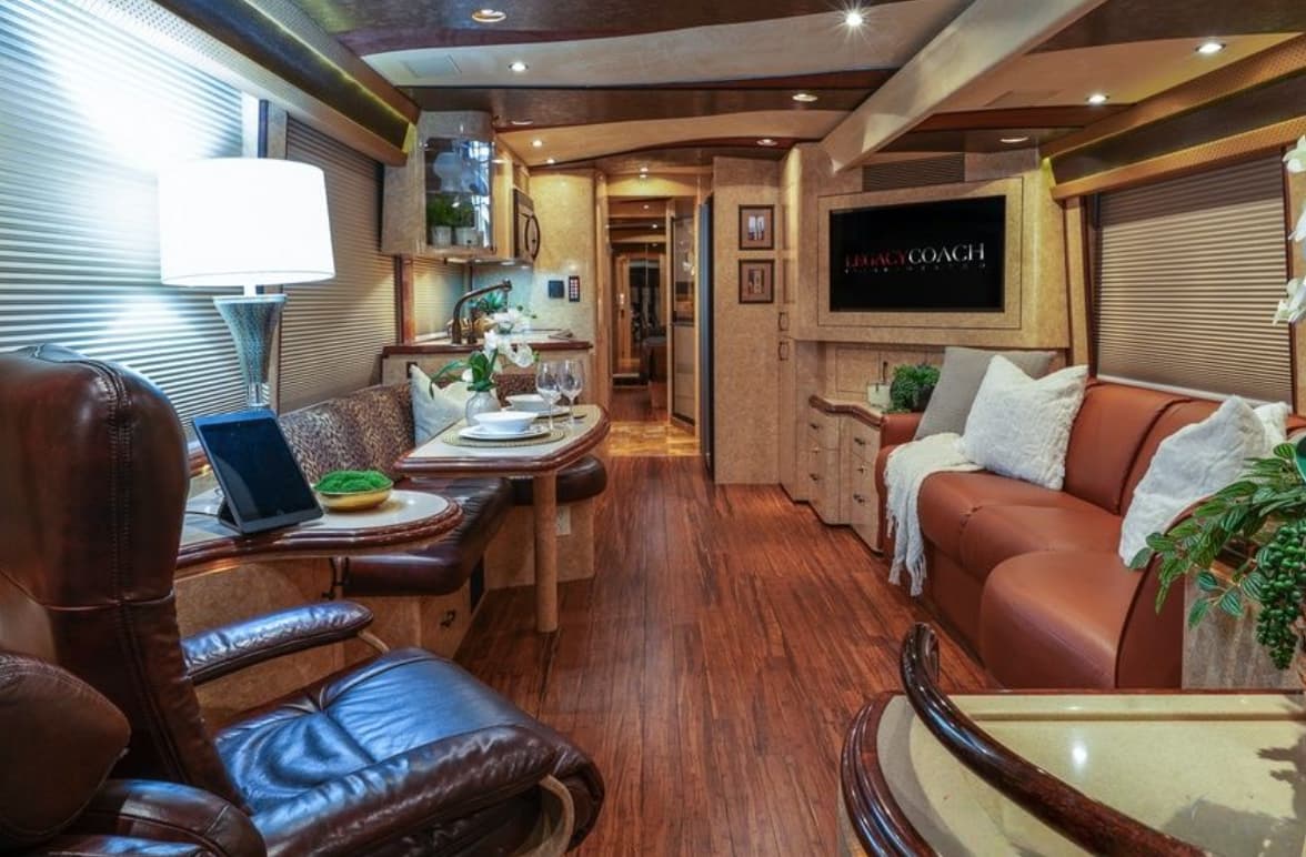 2008 Prevost Marathon H3-45 - Image 4