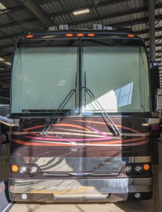 2006 Prevost Royale XLII - Image 2
