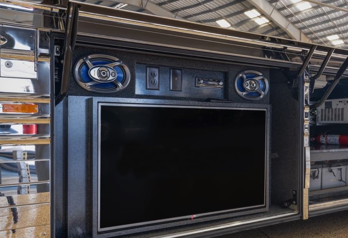 2006 Prevost Royale XLII - Image 4