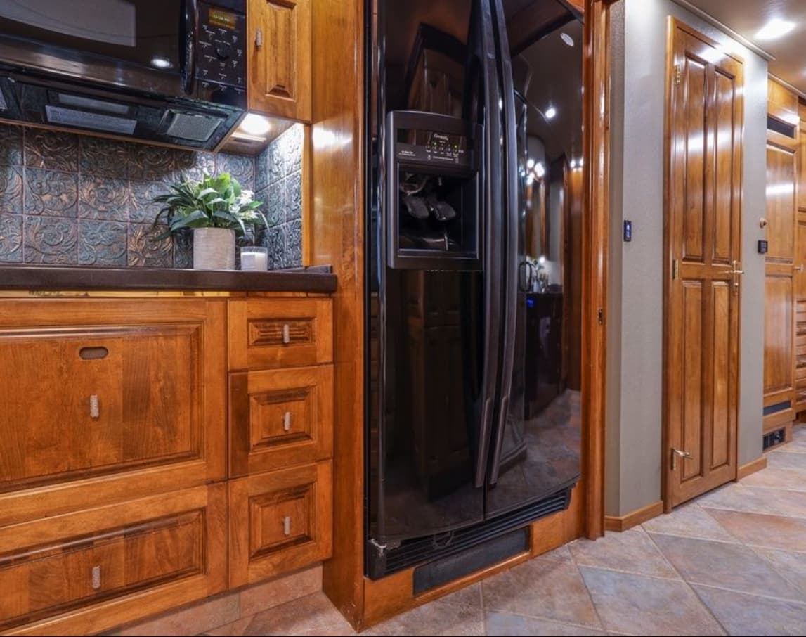 2006 Prevost Royale XLII - Image 7