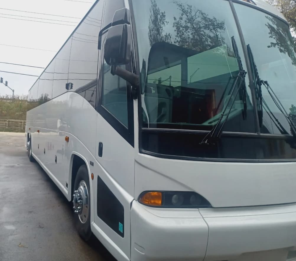 2006 Motor Coach Industries J4500 bus
