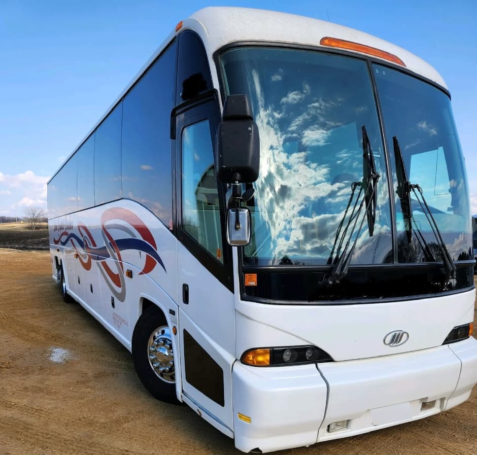 2008 Motor Coach Industries J4500 bus