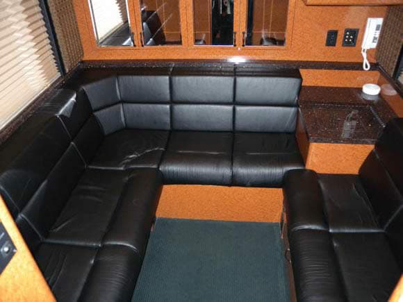 2009 Prevost XLII Motorcoach - Image 4