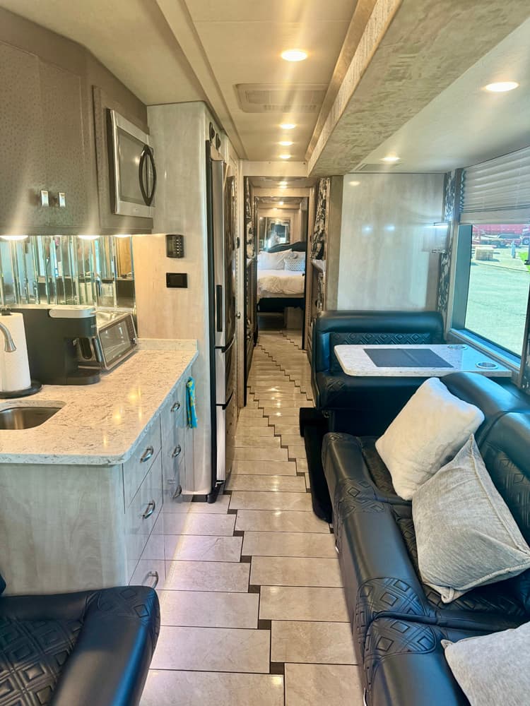 2008 Prevost XLII Motorcoach - Image 6