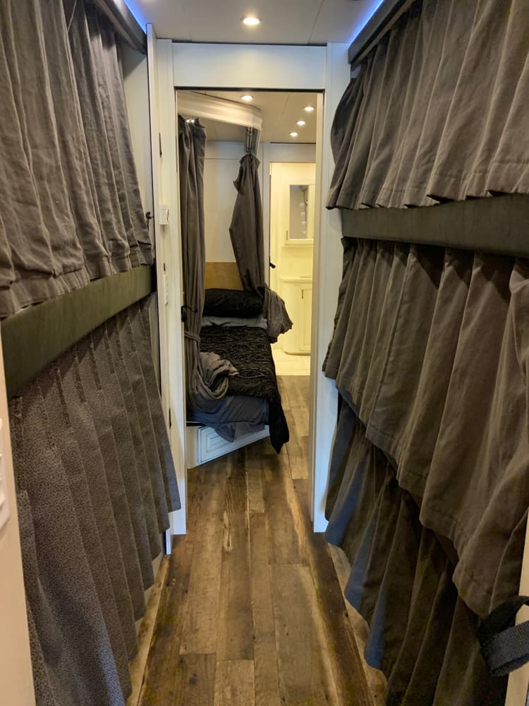 2007 Prevost XLII Motorcoach - Image 12