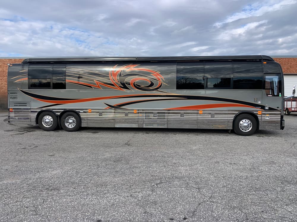 2007 Prevost XLII Motorcoach - Image 5