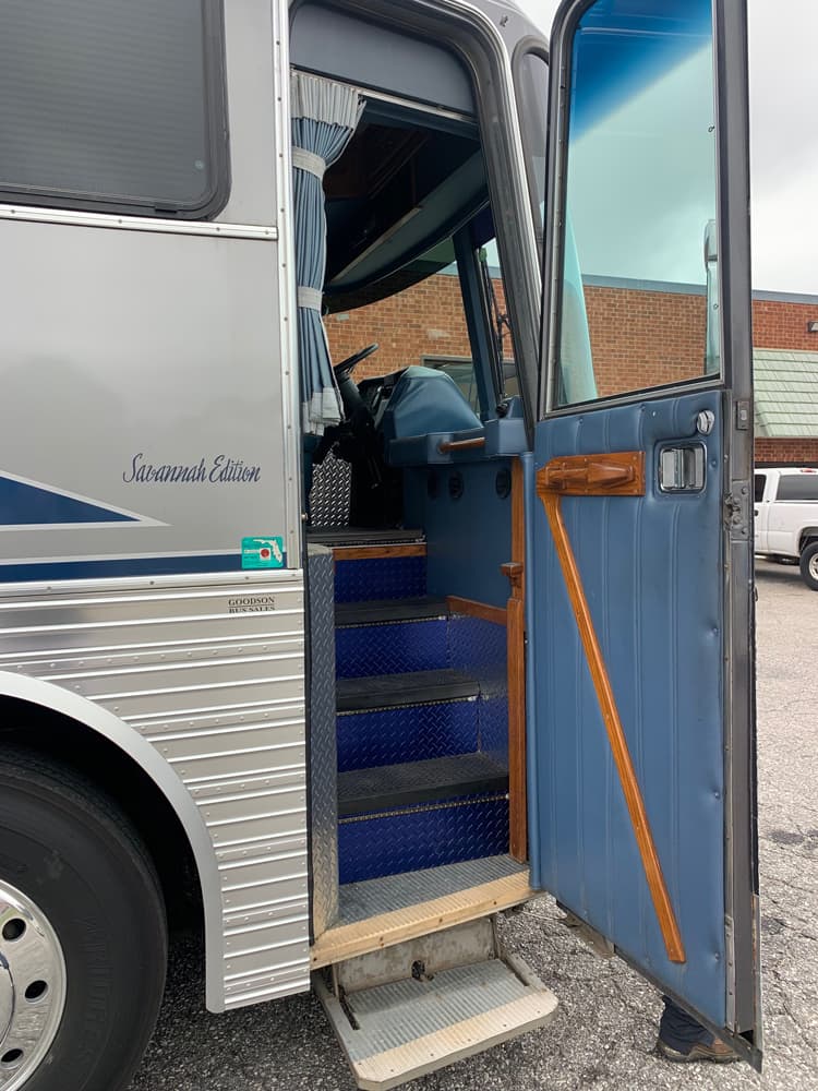1989 Eagle Model 15 Motorcoach - Image 7