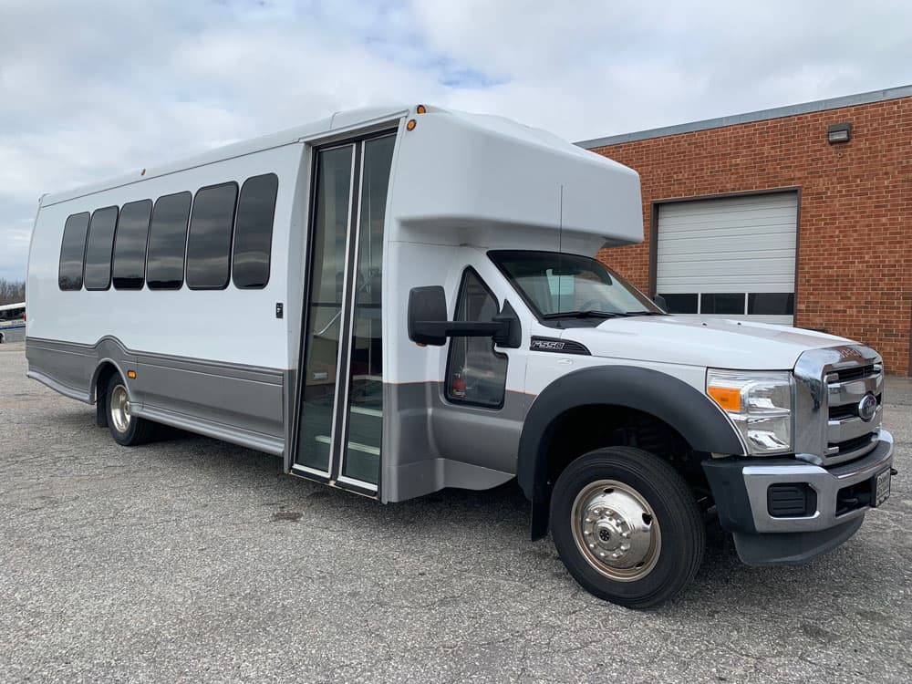 2014 Ford F550 Turtle Top Odyssey - Image 2
