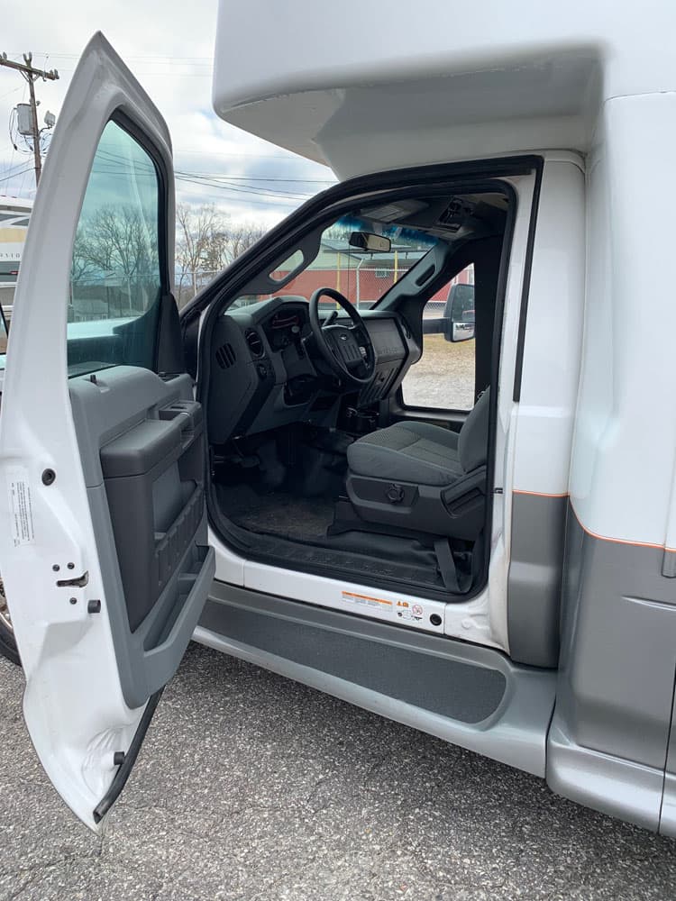 2014 Ford F550 Turtle Top Odyssey - Image 7