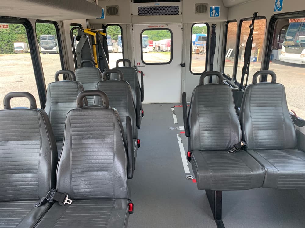 2012 Ford E350 Starcraft - Image 11