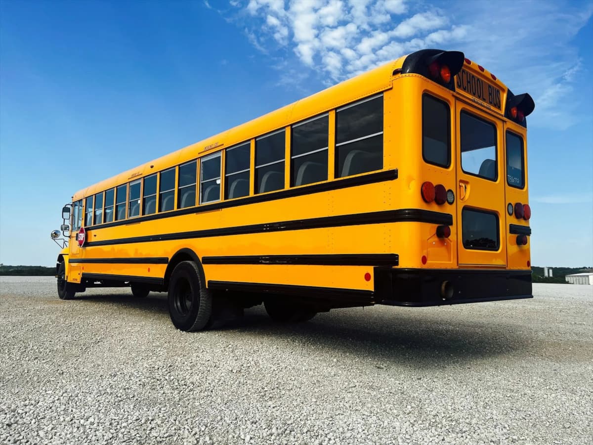 2019 International CE School Bus - Image 3