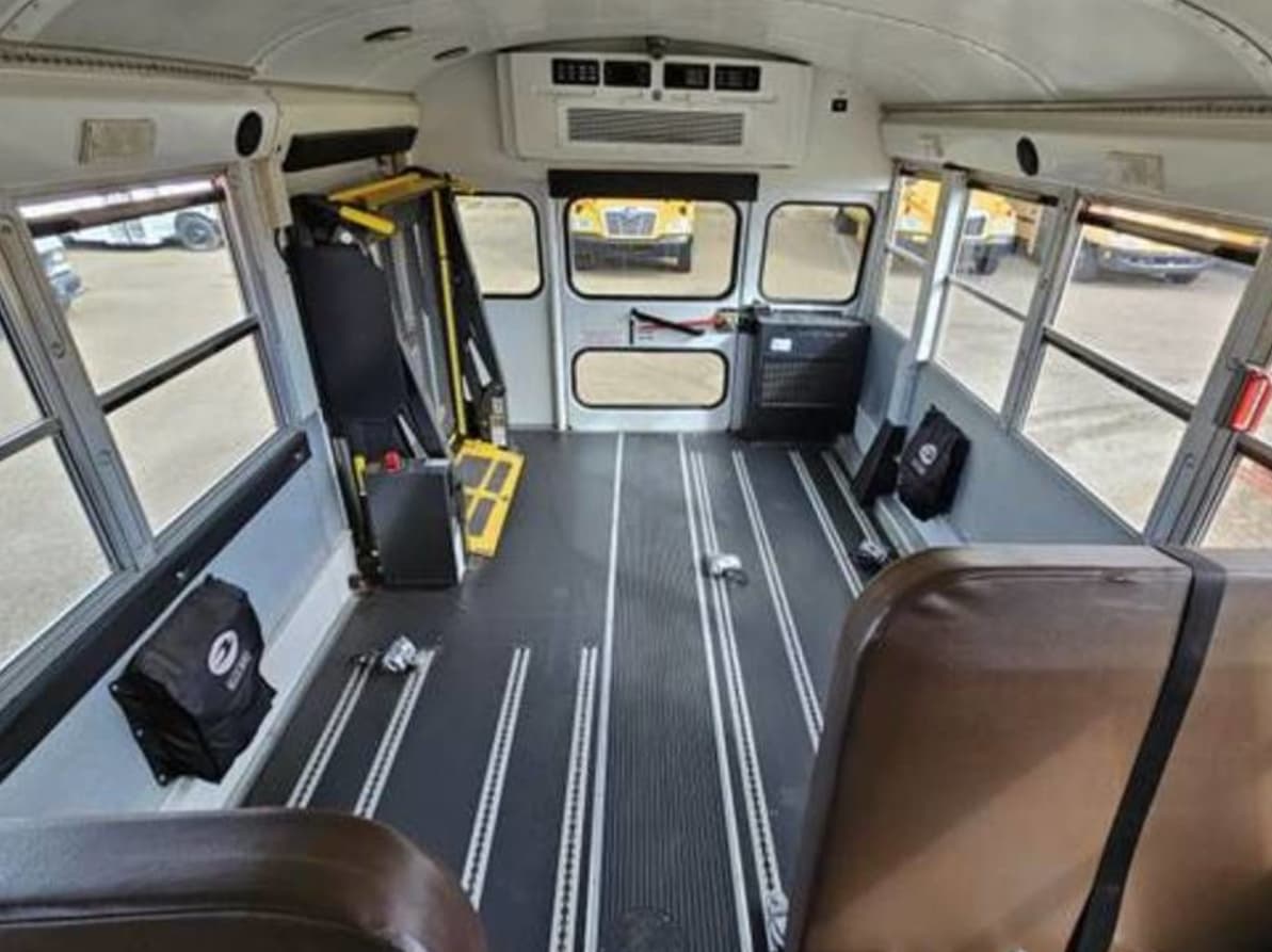 2016 Blue Bird Vision School Bus - Image 4