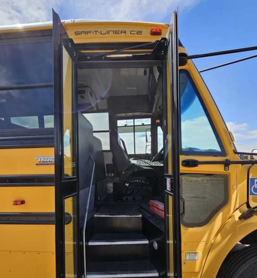 2014 Thomas Saf-T-Liner School Bus - Image 2