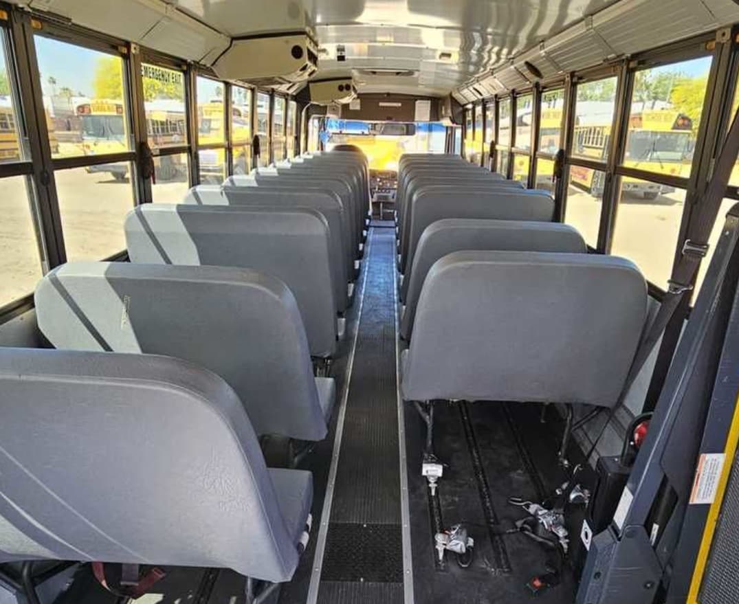 2014 Thomas Saf-T-Liner School Bus - Image 5