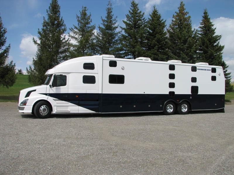 2007 Volvo NiteLiner Powerhouse Coach - Image 1