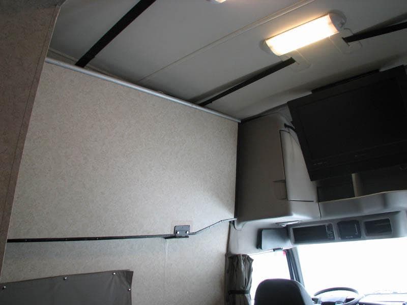 2007 Volvo NiteLiner Powerhouse Coach - Image 11