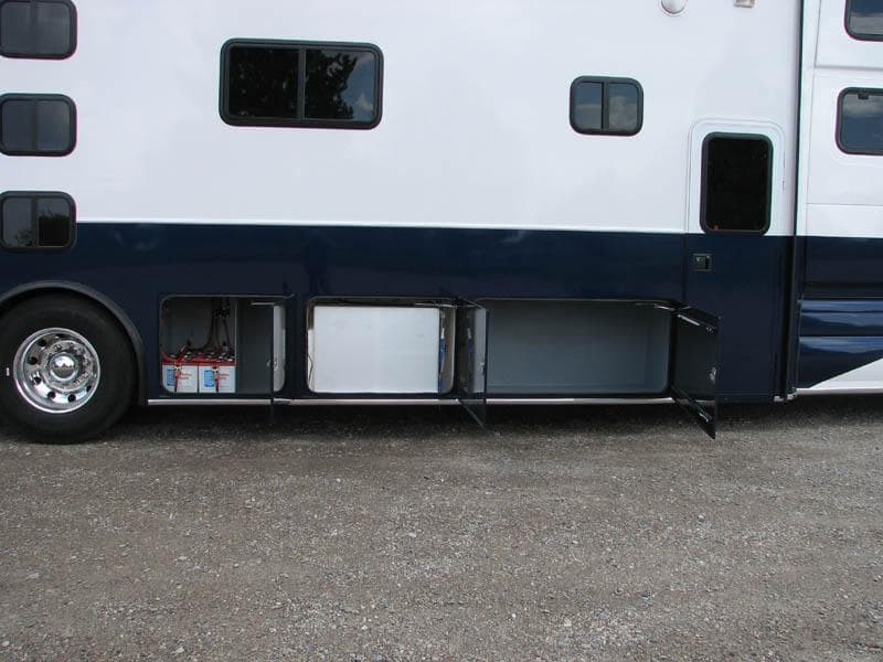 2007 Volvo NiteLiner Powerhouse Coach - Image 5