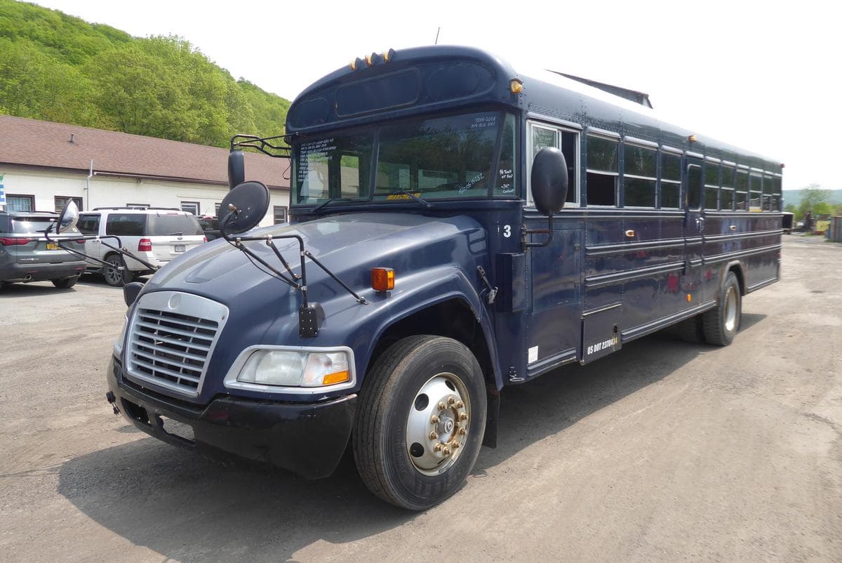 2008 Bluebird Vision Activity Bus - Image 2