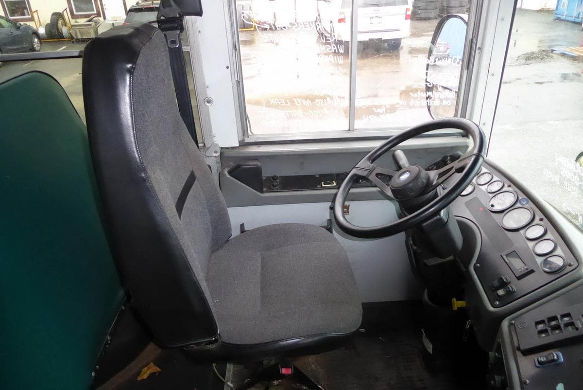 2005 Blue Bird All American School Bus - Image 6