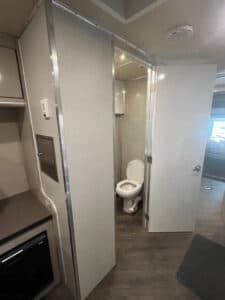 2018 Freightliner Mobile Medical Clinic - Image 7