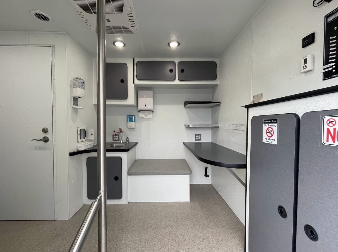 2018 Chevrolet 2500 Express Mobile Clinic - Image 11