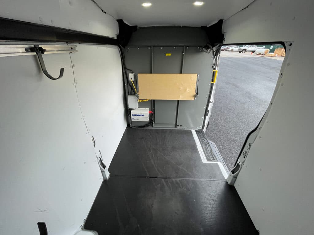 2021 Ford Transit Medical Clinic - Image 7