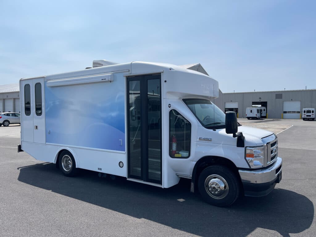 2021 Ford E450 Mobile Clinic - Image 2