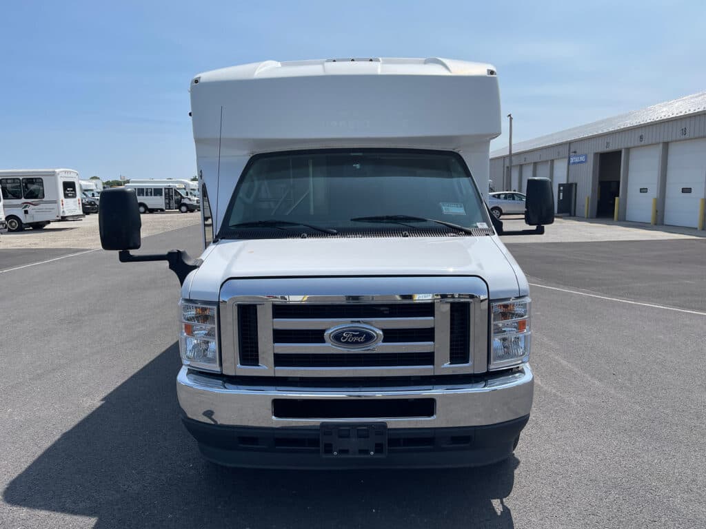 2021 Ford E450 Mobile Clinic - Image 6