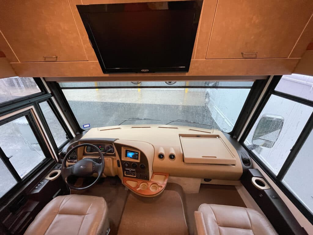 2014 Ford Motorhome Farber Mobile Office - Image 13