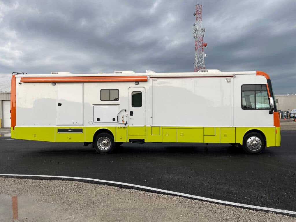 2014 Ford Motorhome Farber Mobile Office - Image 5