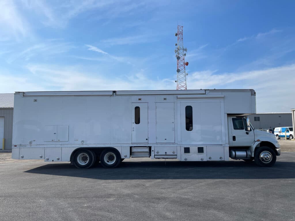 2012 International 4400 Mobile Clinic - Image 7
