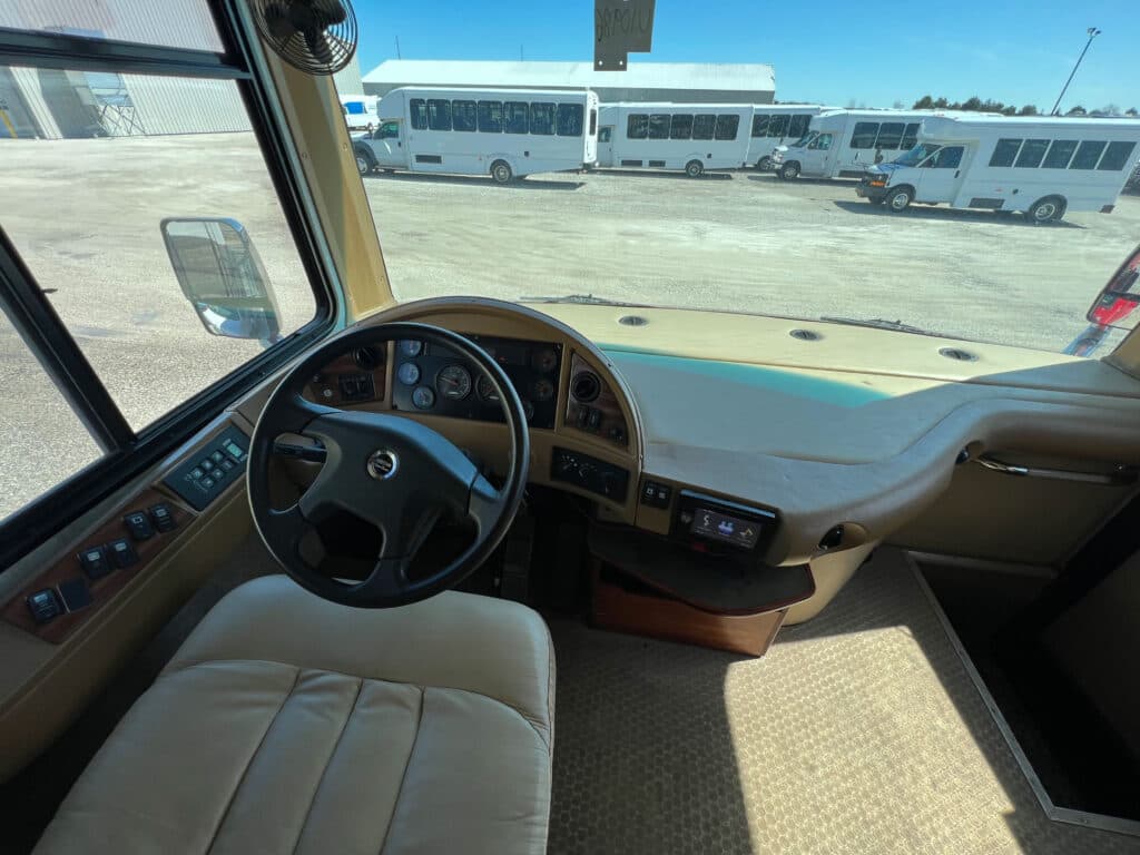 2008 Freightliner X Line - Image 2
