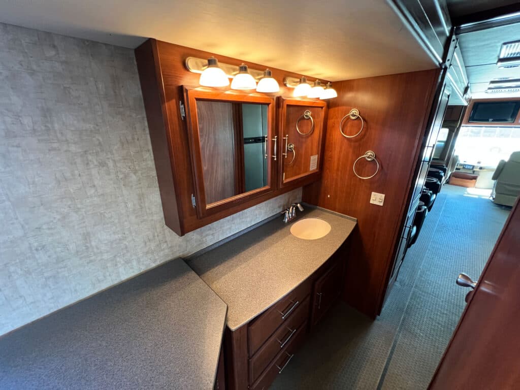 2008 Freightliner X Line - Image 8