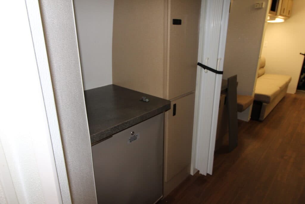 2008 Ford E450 RV Conversion - Image 6