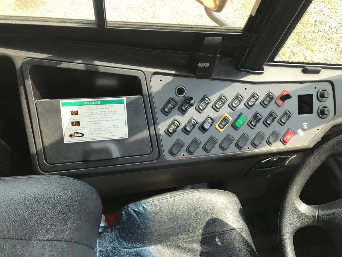 2014 Thomas Saf-T-Liner C2 School Bus - Image 12