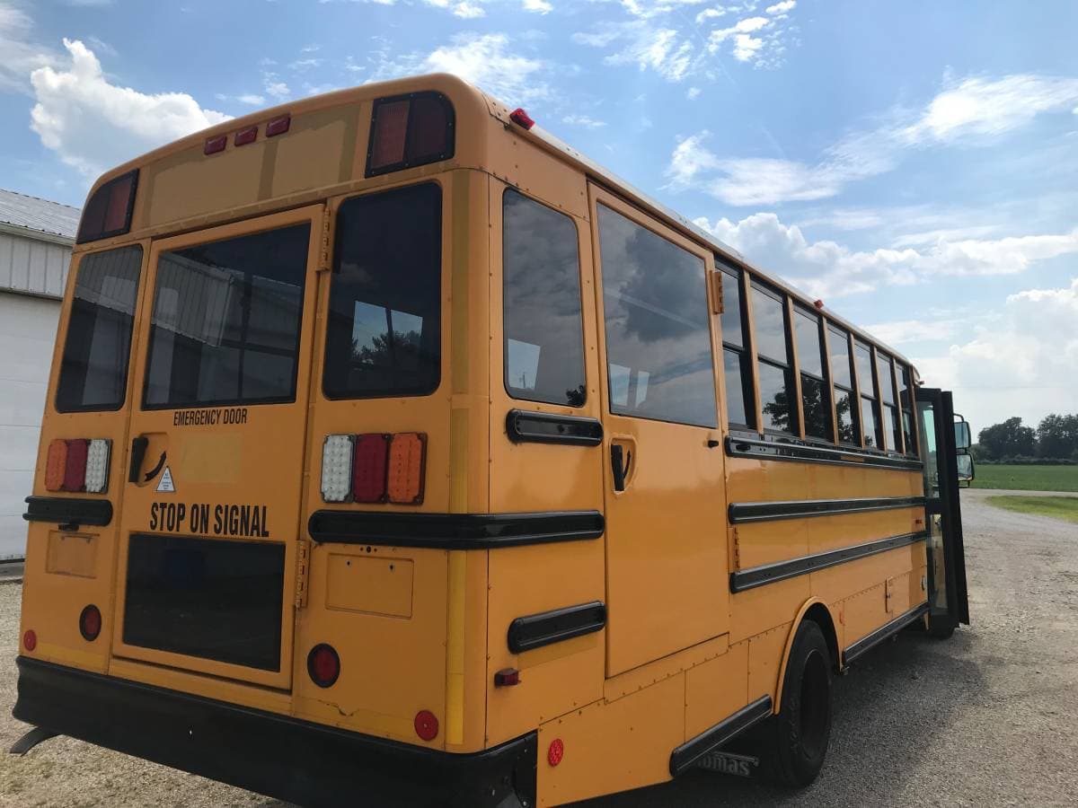 2014 Thomas Saf-T-Liner C2 School Bus - Image 3