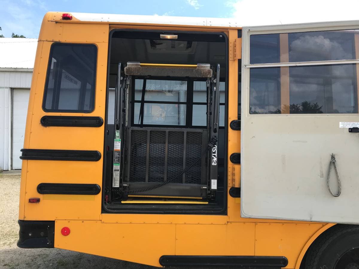2014 Thomas Saf-T-Liner C2 School Bus - Image 4