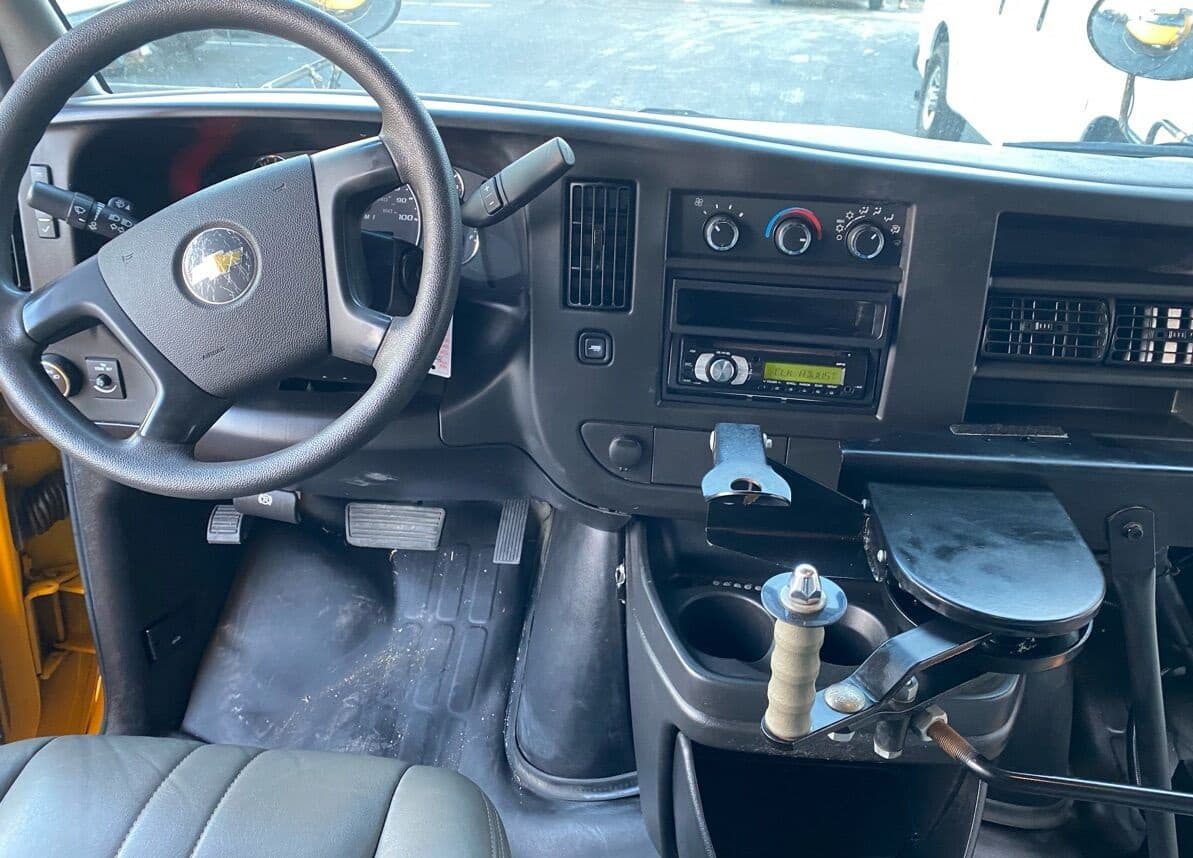 2014 Chevrolet Express 4500  - Image 7