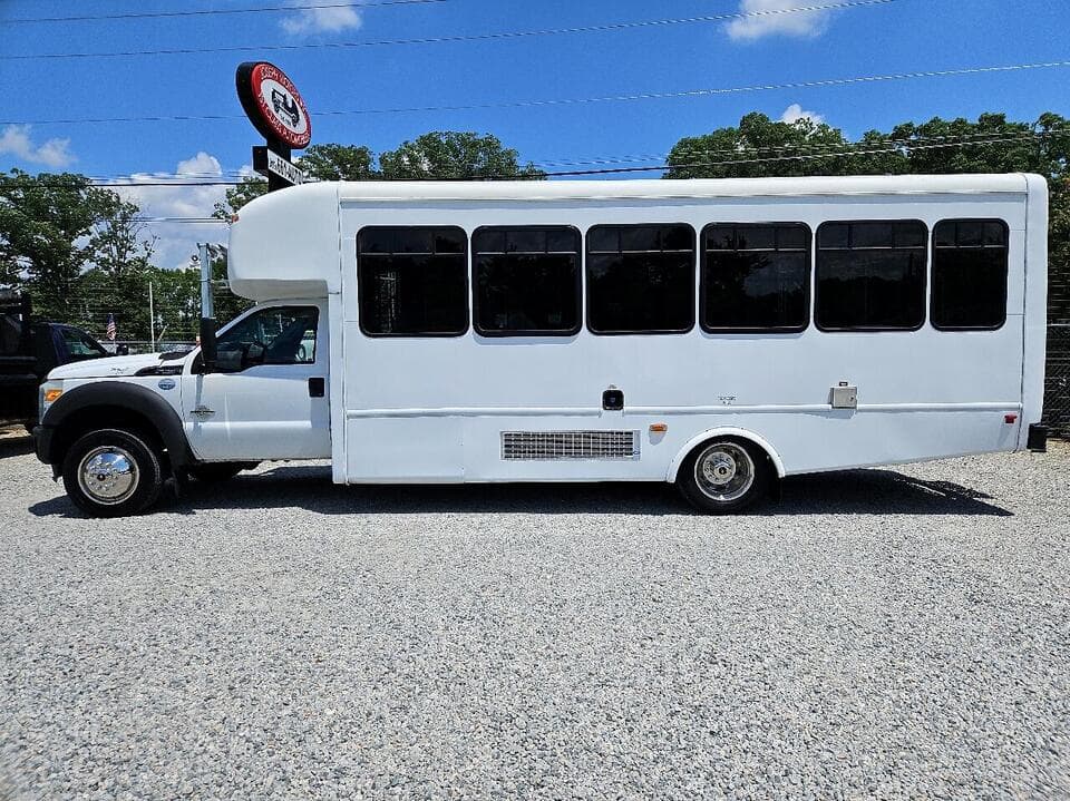 2016 Ford F550 Startrans - Image 2