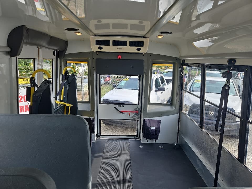2016 Ford E450 Mini School Bus - Image 7