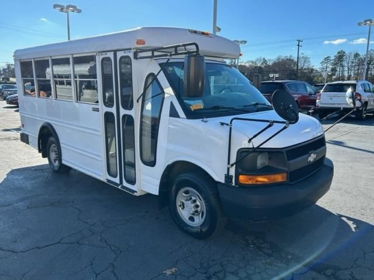 2008 Chevrolet Express 3500 School Bus - Image 1