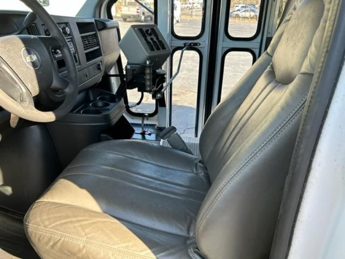 2008 Chevrolet Express 3500 School Bus - Image 10