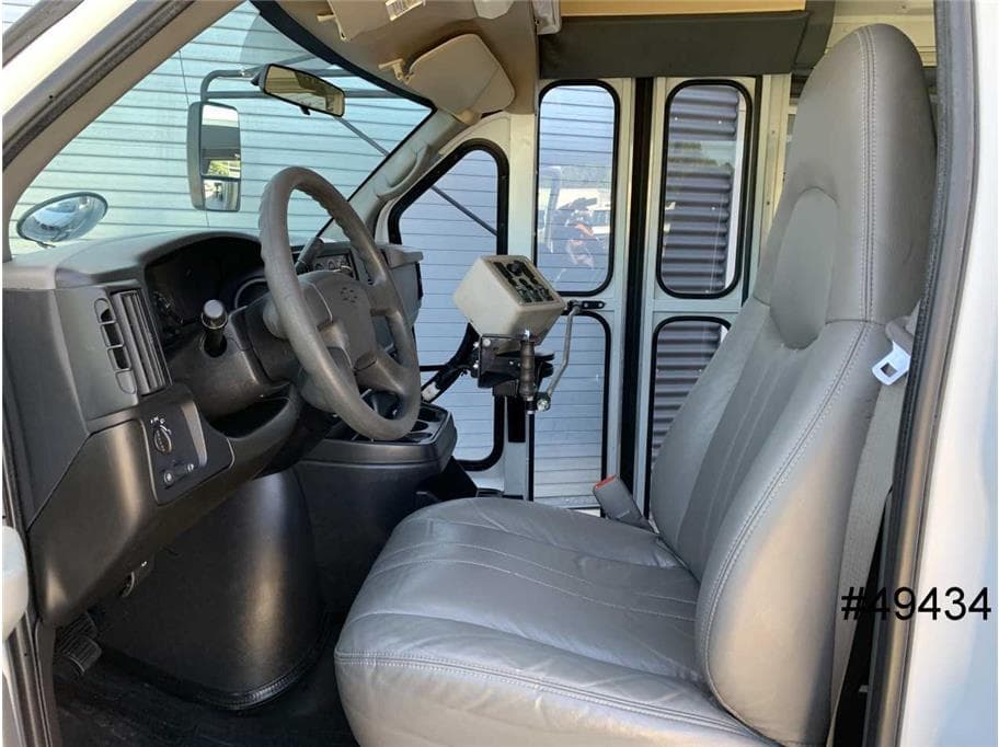 2007 Chevrolet Express 3500 - Image 10