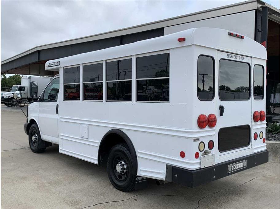 2007 Chevrolet Express 3500 - Image 2