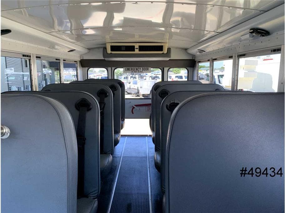 2007 Chevrolet Express 3500 - Image 8