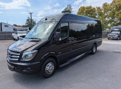 2016 Mercedes Benz 3500 Van - Image 4