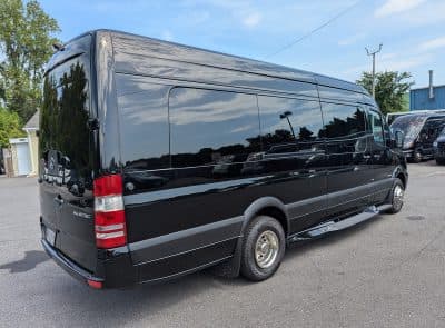 2016 Mercedes Benz 3500 Van - Image 9
