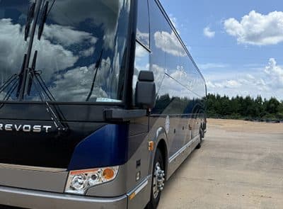 2015 Prevost H3-45 Coach Bus - Image 1